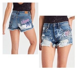 America Eagle Vintage Hi-Rise  Festival Shorts Flower I love ya print Size 6